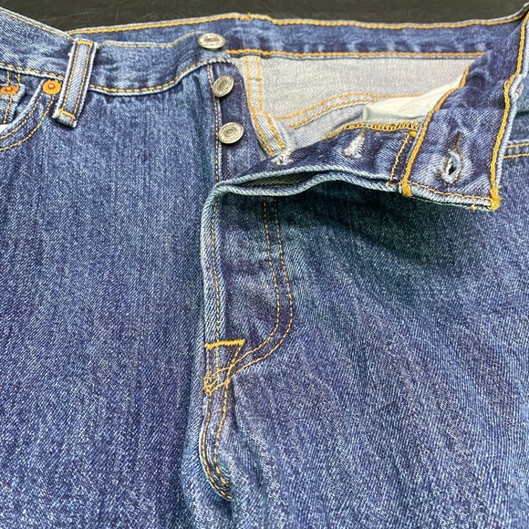 Levi 501 Jeans for Men or Women (34/30) - Picture 6 of 12